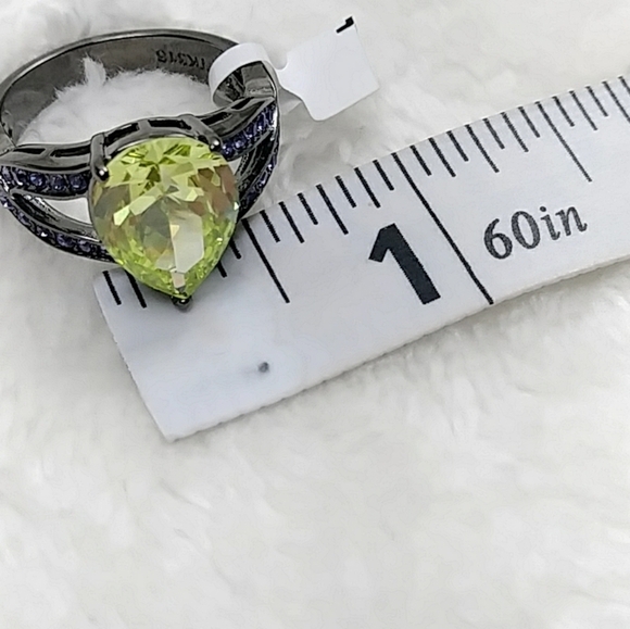 Gothic Cocktail Ring Stainless Steel Hypoallergenic Teardrop Peridot Color - Picture 12 of 15